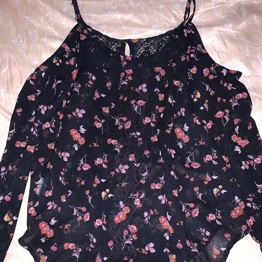 Multicolored flowy top - Picture 4 of 5